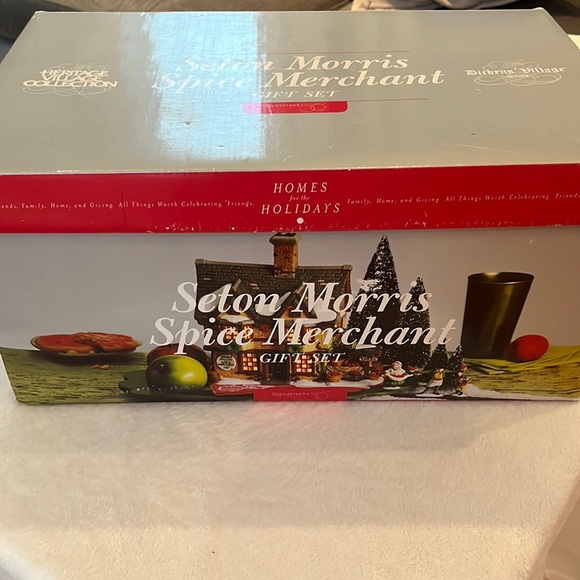Department 56 Heritage Village Collection Seton Morris Spice Merchants Gift Set - Picture 10 of 11